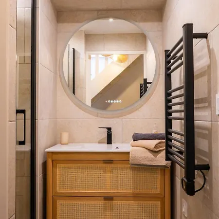 Duplex Cosy Avec Rooftop Vue Mer, Almanarre شقة