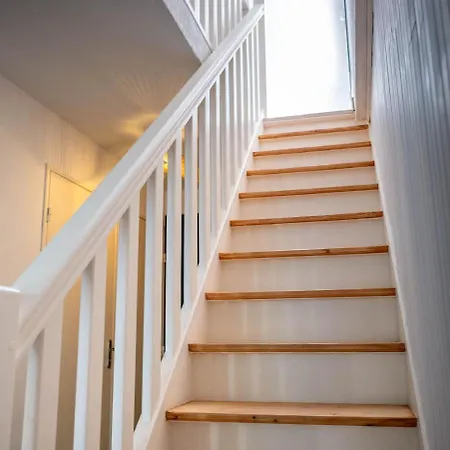 Appartement Duplex Cosy Avec Rooftop Vue Mer, Almanarre